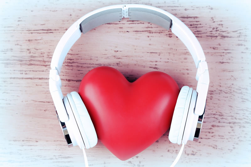 escuchar música en pareja gratis para facebook