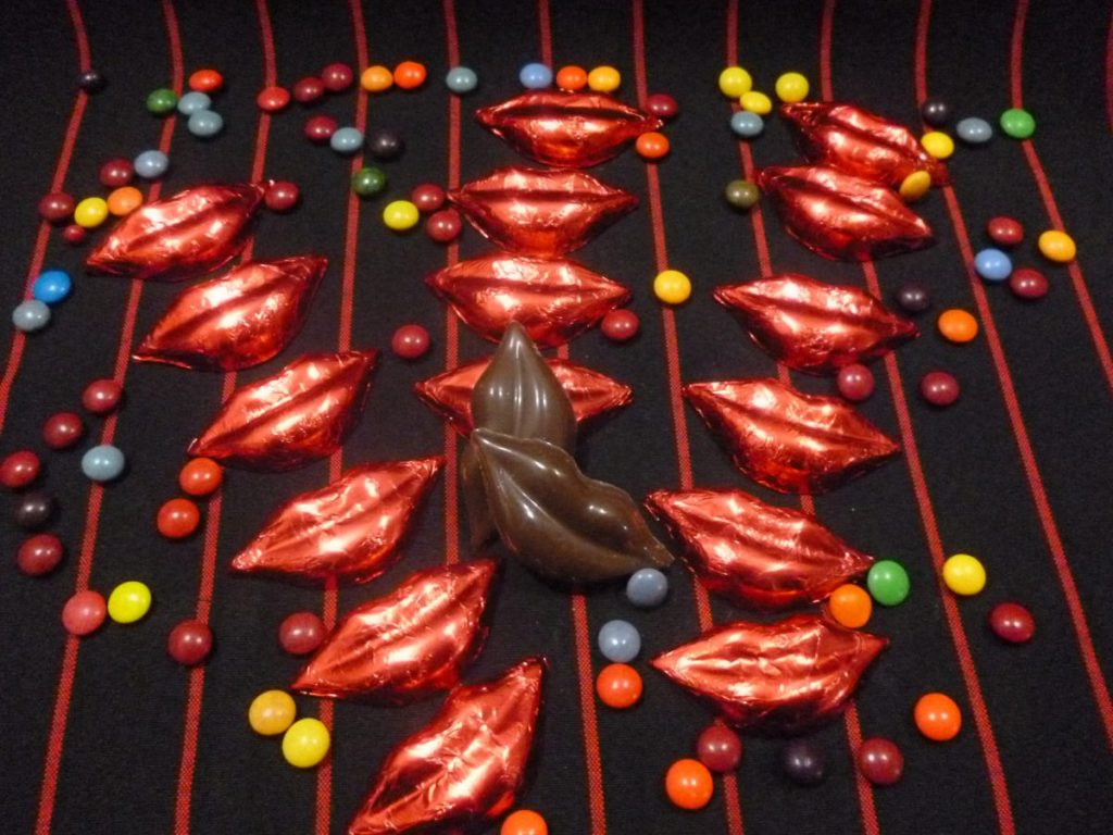 Art. 3 Chocolate y besos gratis para facebook