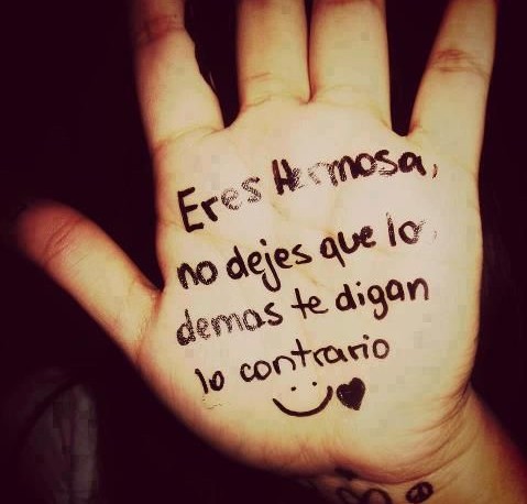 Imagen con frase de amor en la mano Imagen con frase de amor en la mano