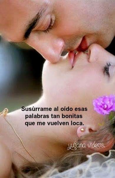 Pareja besandose con frases